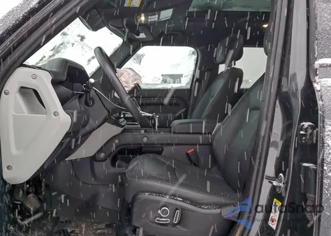 2023 Land Rover Defender 130 X-Dynamic Se z USA, uszkodzony, nr VIN SALE2FEU7P2185119